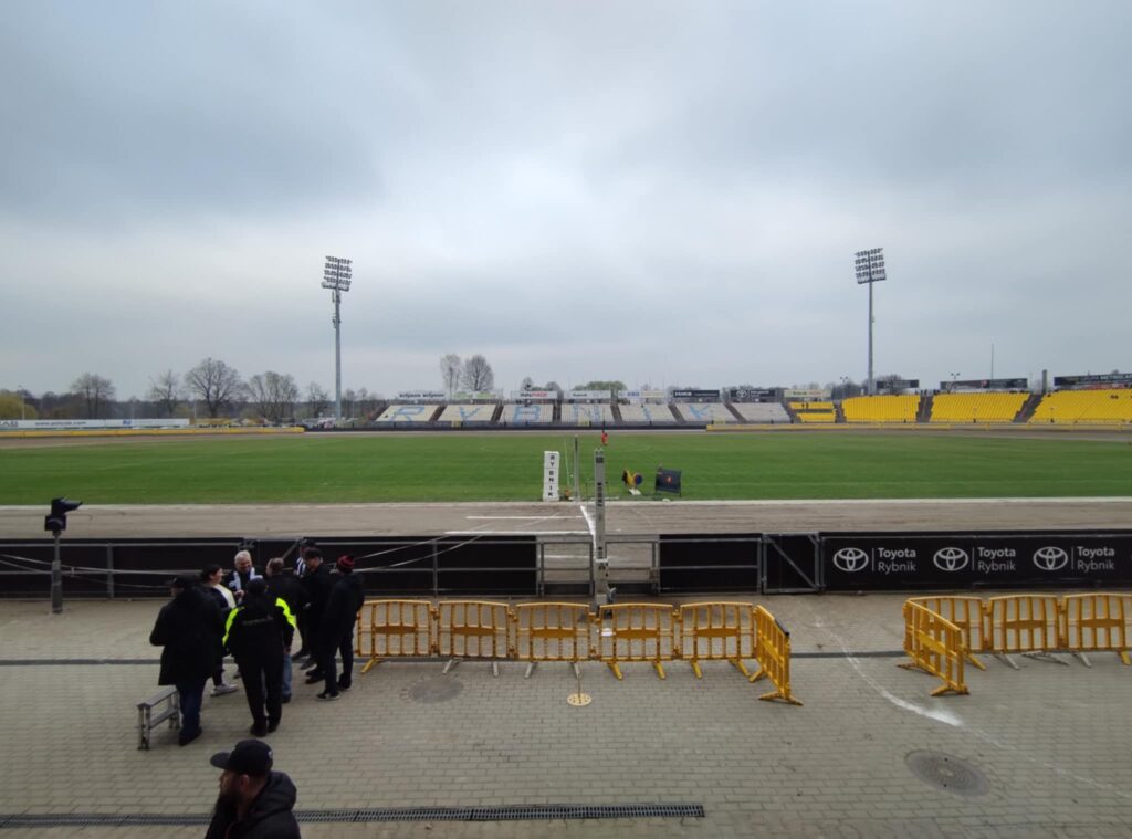 Awantura w Rybniku. Unia Leszno odmówiła jazdy, sparing odwołany 2 58213ff0 9827 4f1d 9fb0 d7e20392c1df