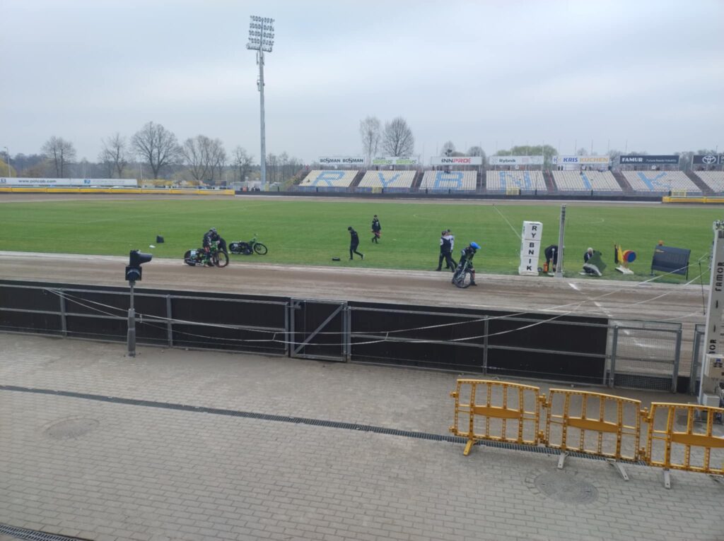 Innpro ROW Rybnik - FOGO Unia Leszno żużel na żywo 1 Messenger creation 38931088 25DD 4AB7 94A0 0F4FF8B3CB0D