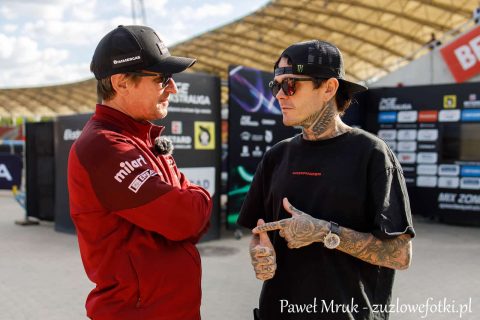 Tai Woffinden zaangażował się w dopingowanie z kibicami. Piękne obrazki na sektorze fanów Sparty