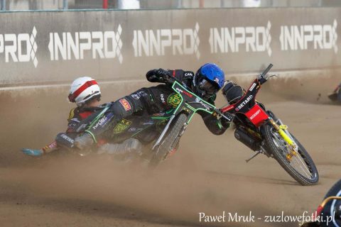 Żużel. Fatalny wypadek w Rybniku! Dwie karetki na torze