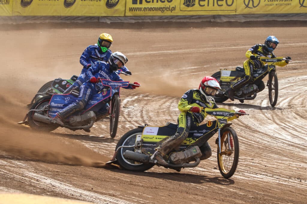 Tabela Metalkas 2. Ekstraligi. Polonia liderem! Stal coraz bliżej play-off 3 Żużel. Dzika karta na SEC Challenege przyznana! Znamy pełną obsadę