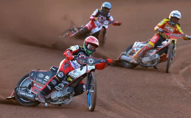 Liga angielska żużel. Northampton Foxes postraszyli faworyta. Doyle uratował Belle Vue Aces