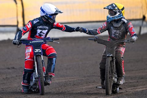 Eskilstuna Smederna wygrywa z Rospiggarną. Łaguta bliski kompletu