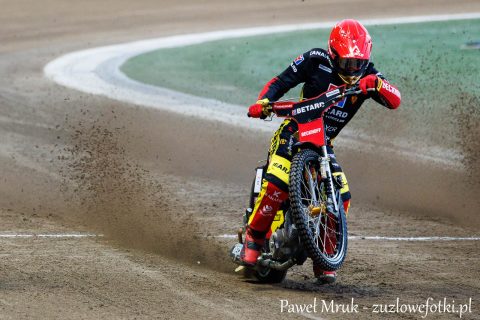 Żużel. Wczoraj wycofał się z zawodów. Dzisiaj zobaczymy go ponownie na torze!