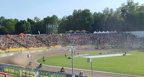 Falubaz pewnie wygrywa w Rybniku! Wybitny mecz młodzieżowca gości