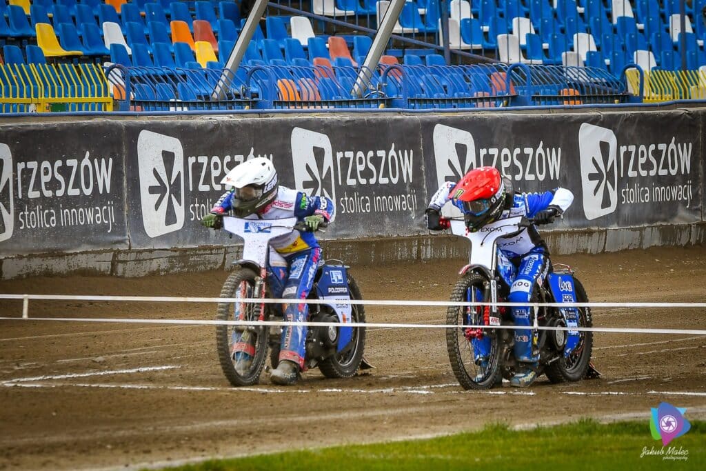 Stal Rzeszów wykorzystała błędy Unii Leszno! "Żurawie" triumfują w pierwszym półfinale 3 Unia Leszno w niedzielę podejmie Stal Rzeszów. Poznaliśmy awizowane składy na to spotkanie