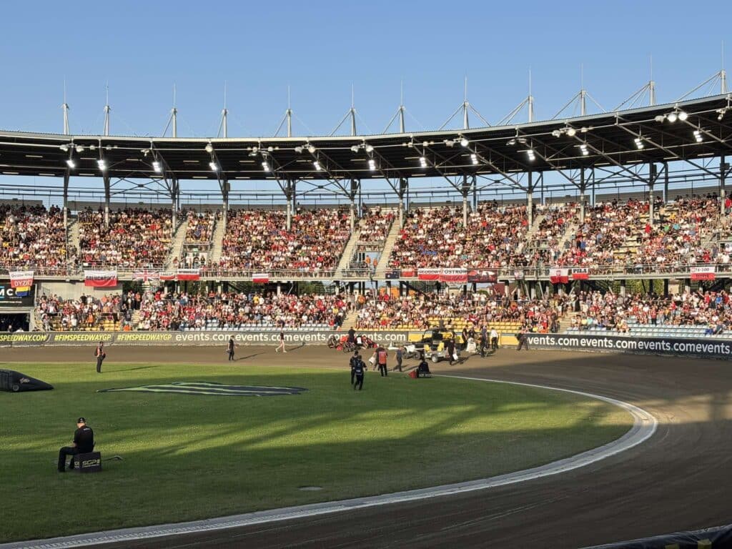 Martin Vaculik przemówił po upadku! Słowaka czeka przerwa w startach?! 2 Groźny upadek podczas Grand Prix w Gorzowie! Vaculik wykluczony z biegu w Gorzowie