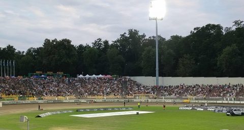 Żużel. Dramat Piotra Pawlickiego w Rybniku! Na tor wyjechały dwie karetki!