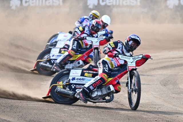 Wilki Krosno pokonują Stal Rzeszów w derbach Podkarpacia! [Relacja]