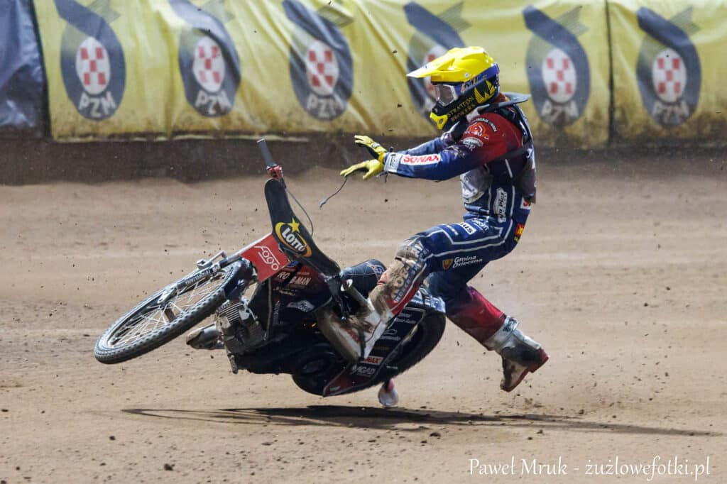 Żużel. Kontrowersja goniła kontrowersje podczas IMP! Dudek na prostej drodze do złota! 2 Zmarzlik ostro atakuje Kuberę w finale IMP!