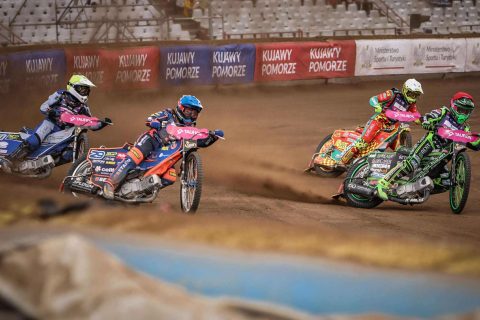 Patryk Dudek wygrywa na inaugurację SEC! Świetna jazda Polaka [RELACJA]