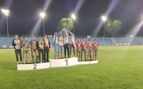 Juniorzy Fogo Unii Leszno najlepsi w kraju! Kompletny występ Kacpra Manii! [RELACJA]