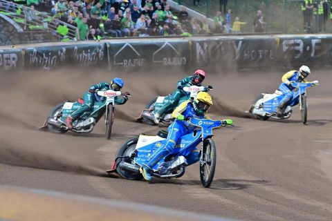 Falubaz wygrywa 106. Derby Ziemi Lubuskiej i zgarnia bonusa! Kosmiczna jazda Damiana Ratajczaka! [Relacja]