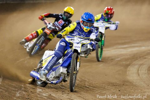 Żużel. Robert Lambert po walce ze Zmarzlikiem: „To jak uciekać przed wściekłą osą!”