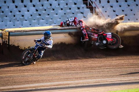 Żużel. Skandaliczne zachowanie Bańbora! Wywiózł rywala, a następnie prowokował fanów