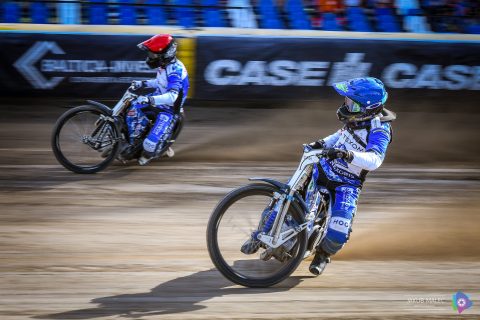 Żużel. Fatalny wypadek na „Smoczyku”! Zawodnik Stali na noszach