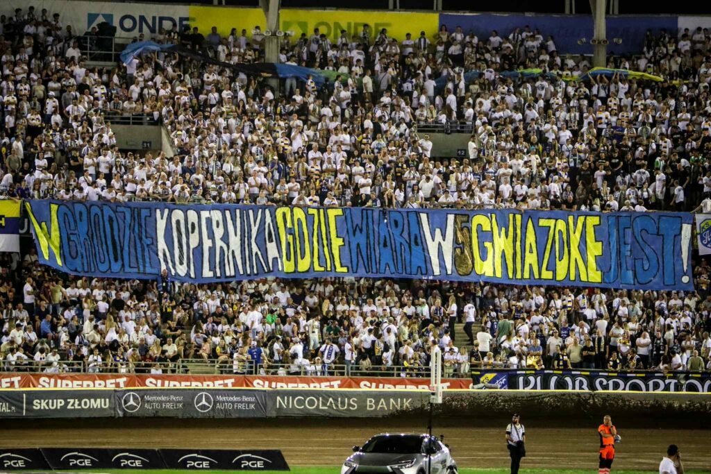 Żużel. Motoarena w ogniu emocji! Oprawa i doping kibiców w finale PGE Ekstraligi 3 0b8d4b0f bb5e 455c 964d a1859167621a 1