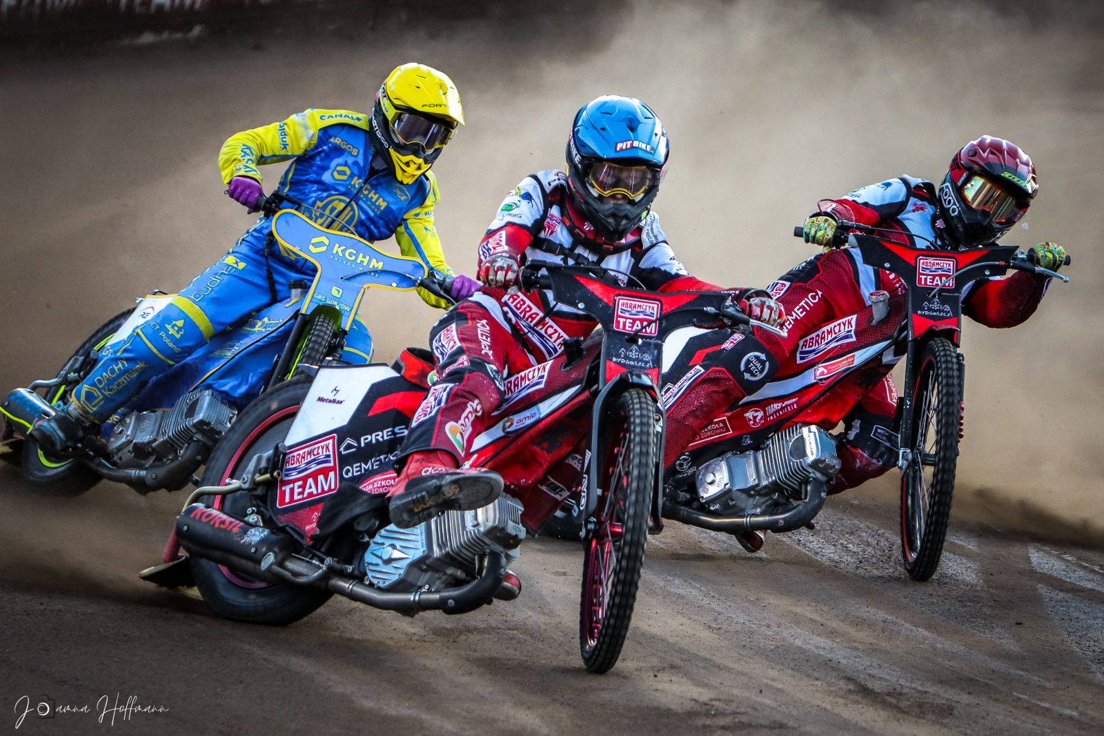 Żużel. Juniorzy wchodzą bez kompleks&oacute;w. Gwiazdy mogą mieć problem z Pawełczakiem i Przyjemskim?