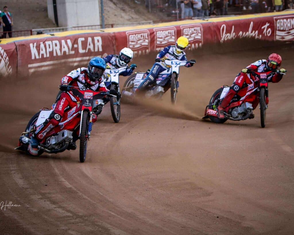 Remis w pierwszym finale Metalkas 2 Ekstraligi! Fogo Unia Leszno dokonała remontady w końcówce przeciwko Abramczyk Polonii Bydgoszcz