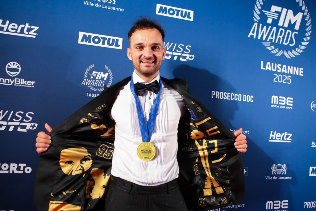 Żużel. Bartosz Zmarzlik zakończył sezon z klasą. W Lozannie zn&oacute;w błyszczał