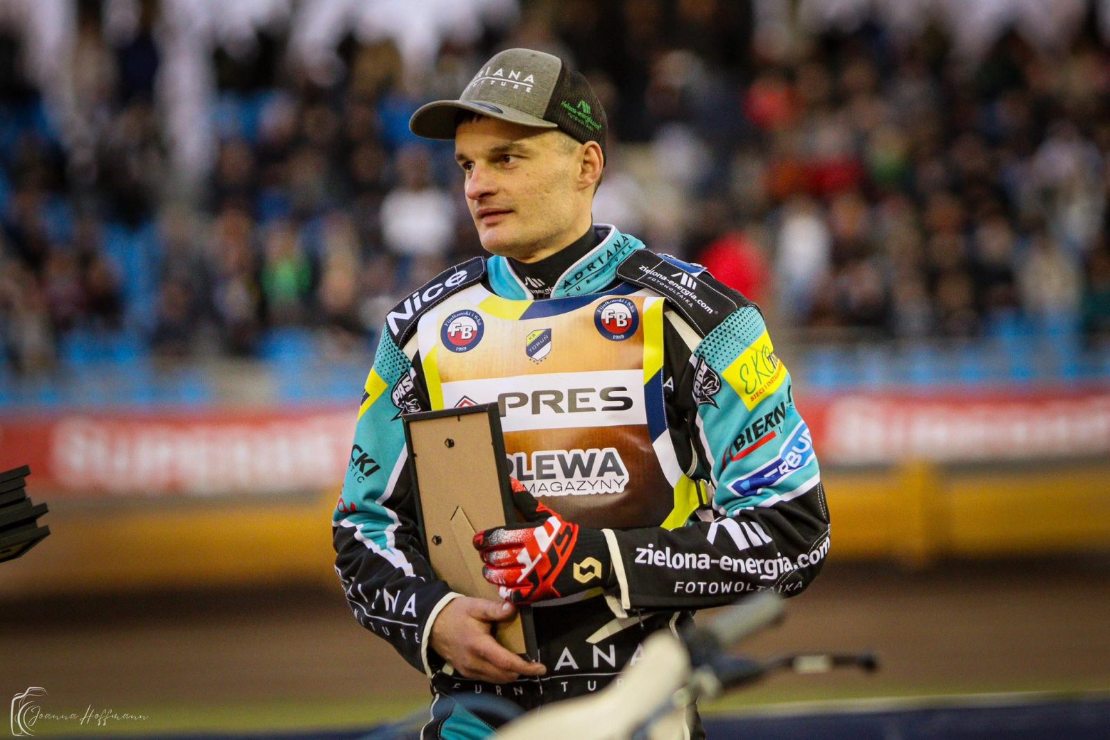 655169600 960373146940319 4819486807639072199 n