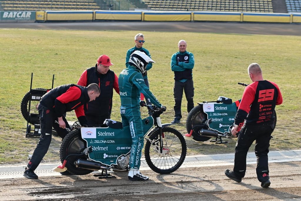 8127d8f0 6f1b 4da0 adb5 601aaba73728