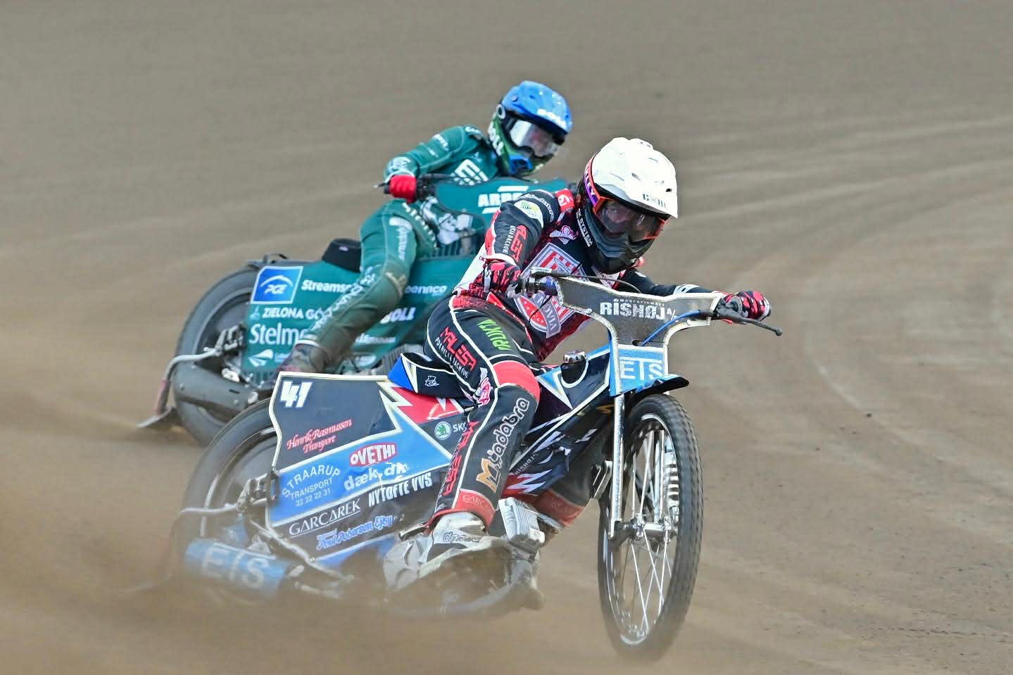 ad100c9e 0bc6 46b3 b359 e559d3affa24