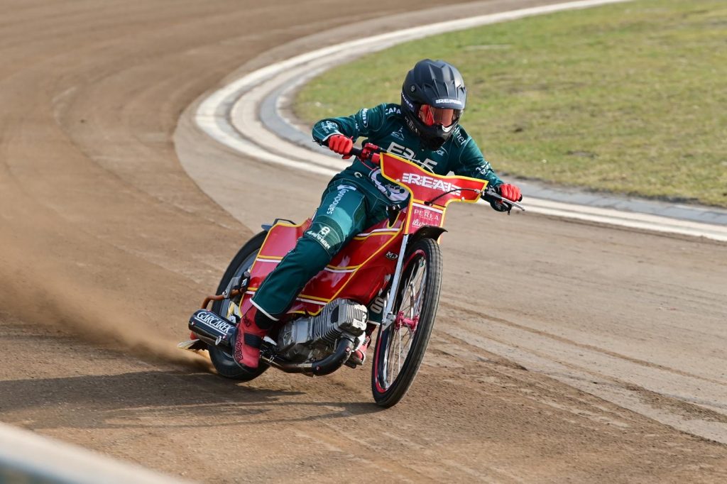 e6a33cf0 3ae8 40ce ac04 d59be06657d0