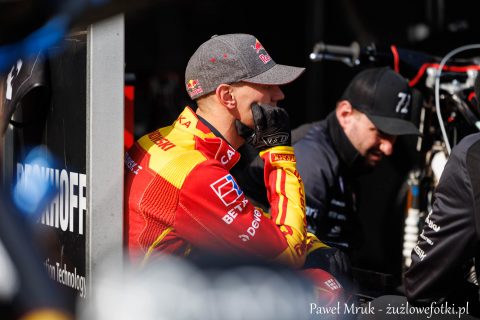 Żużel. Sparta Wrocław – Unia Leszno fotorelacja. Uśmiechy gości, skupienie gospodarzy