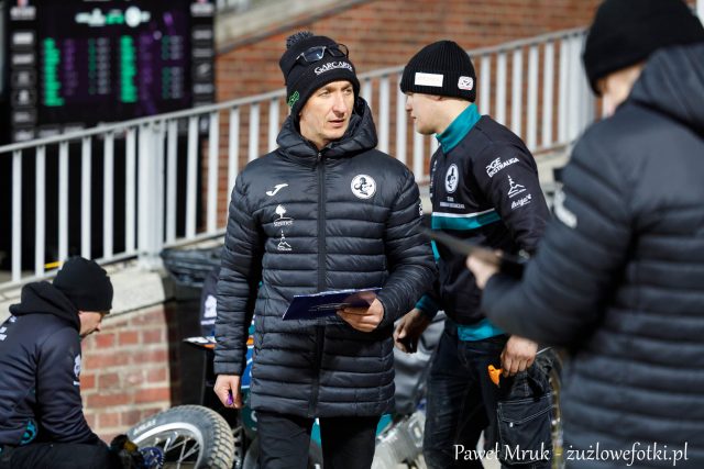 Nie tak to miało wyglądać? Walasek uderza po bolesnym debiucie