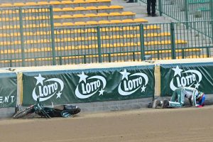 Falubaz - GKM przerwany bieg i kontrowersje