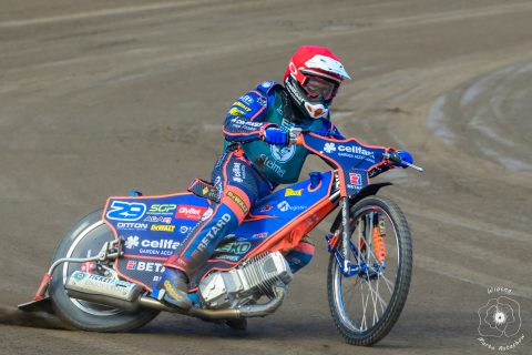 Żużel. Lebedevs imponuje na starcie sezonu. W Falubazie testuje silniki i trafia w punkt