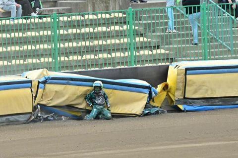 Żużel. Leon Madsen po groźnym upadku podczas turnieju Walaska. Falubaz może odetchnąć z ulgą