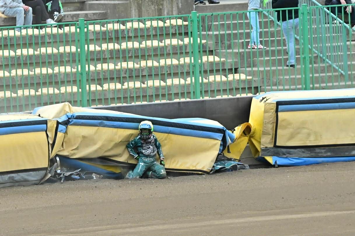 b4168ec7 8f4d 4e5a b417 4944f89eb3a0