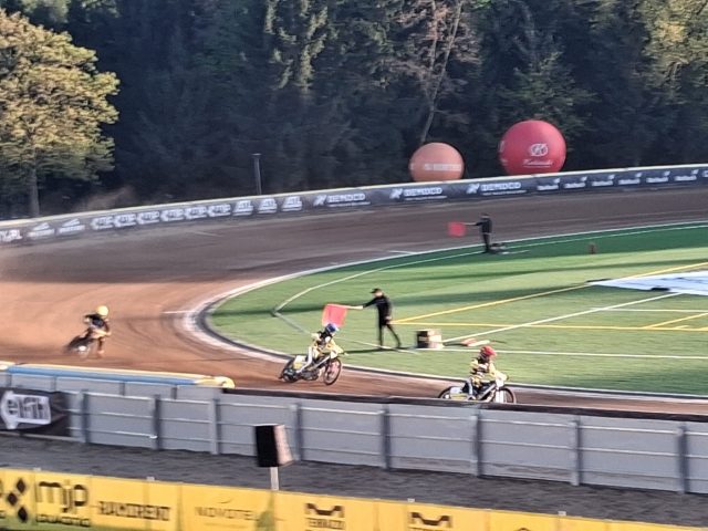 Żużel. Douglas zrobił różnicę. PSŻ zaczął sezon na własnym torze od mocnego uderzenia