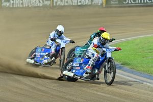 Lider Falubazu uderzył w sędziów