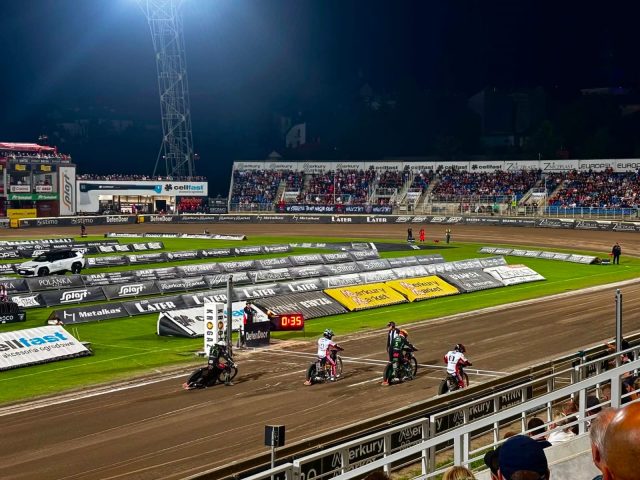 Żużel. ROW Rybnik dopiął swego w Krośnie! O wszystkim zdecydował ostatni bieg 2 Żużel. ROW Rybnik dopiął swego w Krośnie!