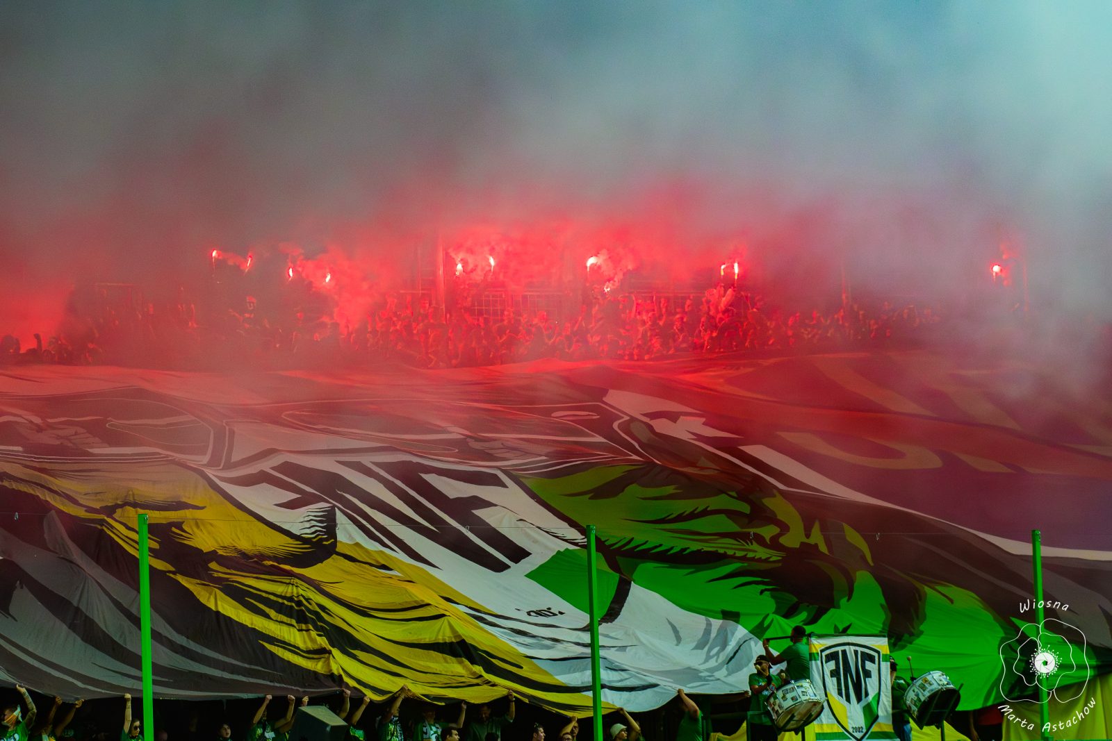 Kibice Falubazu Zielona Góra podczas derbów ze Stalą Gorzów